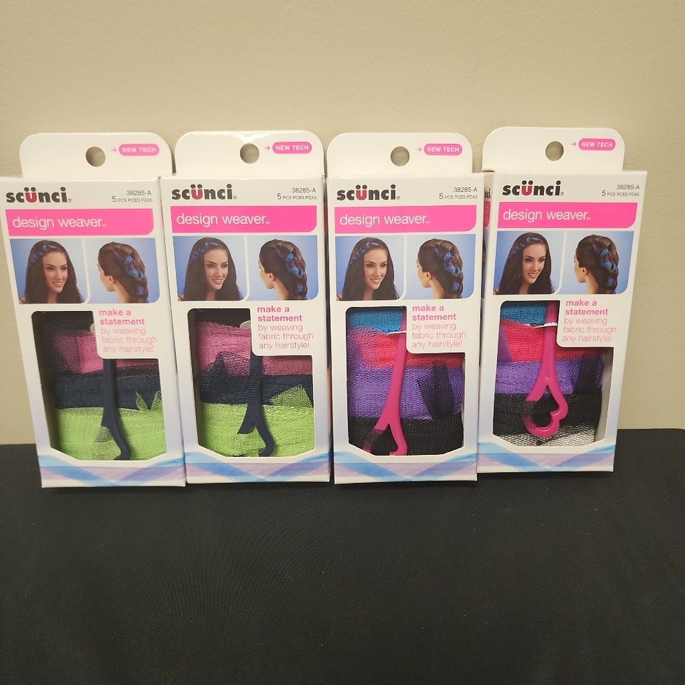 4 Pack Scunci Design Weaver Set Total 4 Weavers & 16 Pieces of Fabric See Notes
